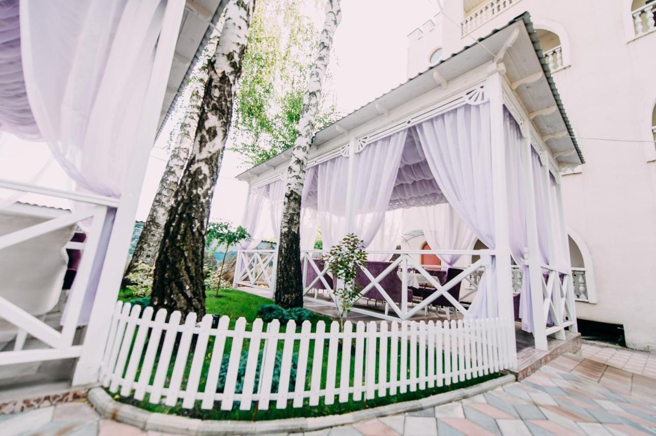 Urartu Hotel Kharkiv Exterior photo